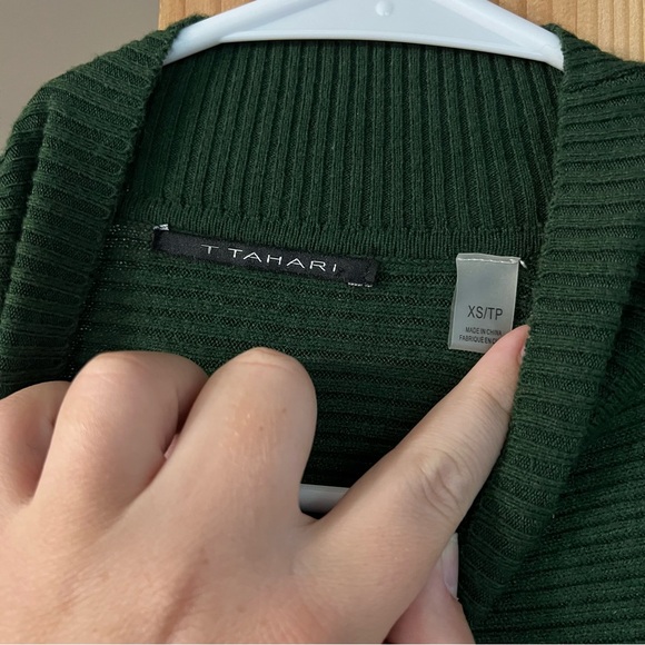 T Tahari Green Dolman Cowl Neck Sweater with Ribbed Cuffs - Picture 2 of 3